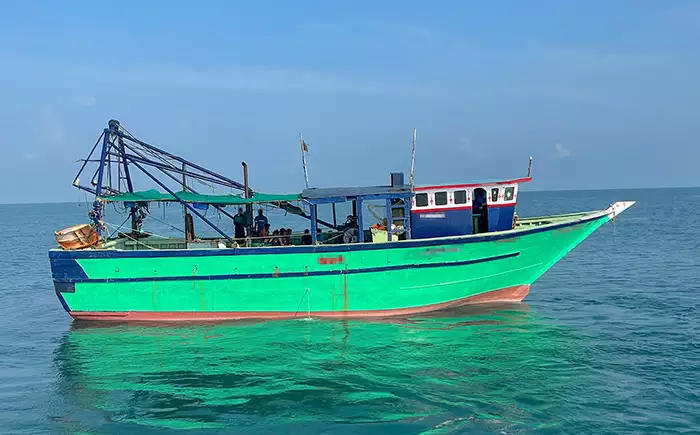 Navy seizes Indian fishing trawler with 09 fishermen for illegal fishing in Sri Lankan waters