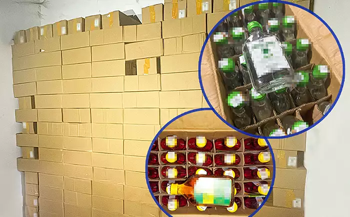 නීති විරෝධී ලෙස ගබඩාකර තිබූ මත් පැන් බෝතල් 5,575 ක් සමඟ සැකකරුවෙකු මුලතිව්හිදී නීතියේ රැහැනට