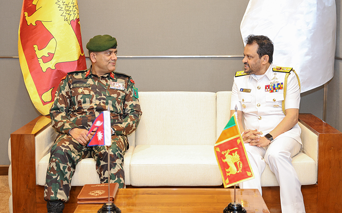 படம்- நேபாளத்தின் பாதுகாப்பு சேவைகள் கட்டளை மற்றும் பணியாளர் அகாடமியைச் சேர்ந்த அதிகாரிகள் குழு கடற்படை தலைமையகத்திற்கு ஆய்வு சுற்றுப்பயணம் மேற்கொண்டனர்