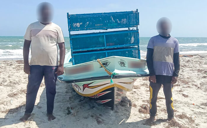 Navy foils smuggling racket of pet birds, 02 suspects apprehended in Mannar