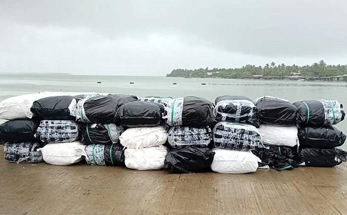Navy takes hold of 1416kg of smuggled Kendu leaves in Kalpitiya seas